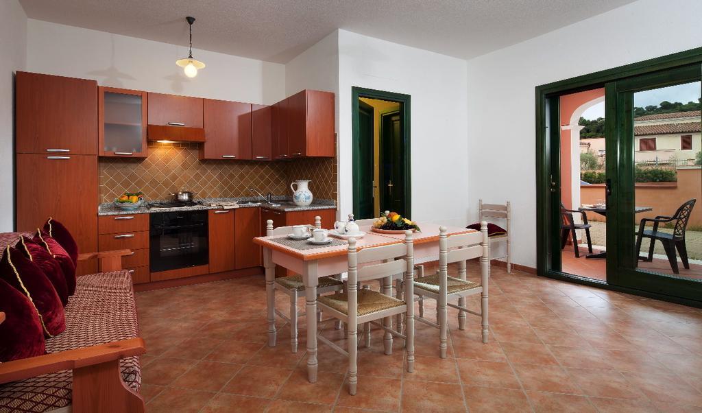 Appartamenti Le Ginestre E Gli Oleandri Cala Liberotto Chambre photo