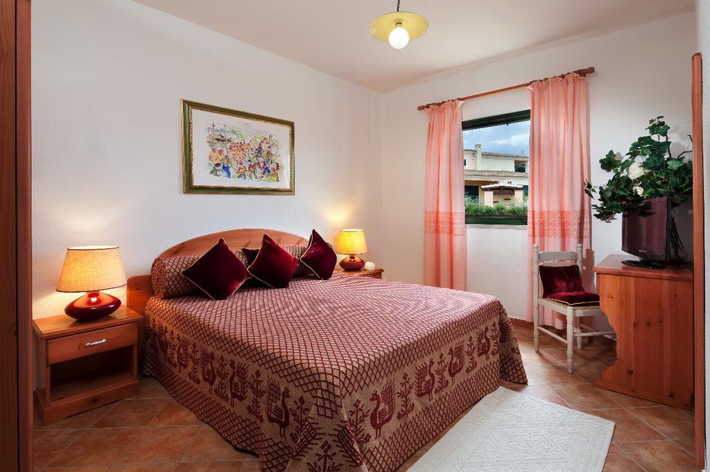 Appartamenti Le Ginestre E Gli Oleandri Cala Liberotto Chambre photo